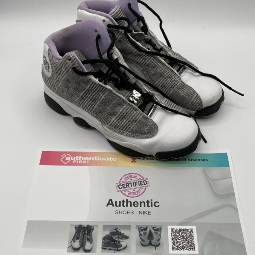 Nike Women's Gray & Lavender Sneakers With COA